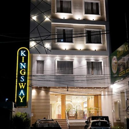 Hotel King'S Way Amritsar Esterno foto