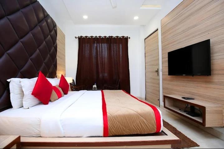 Hotel King'S Way Amritsar Esterno foto