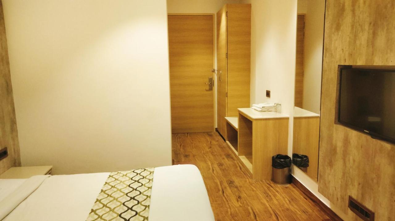 Hotel King'S Way Amritsar Esterno foto