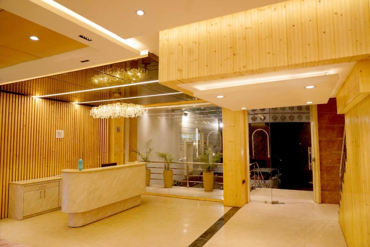 Hotel King'S Way Amritsar Esterno foto