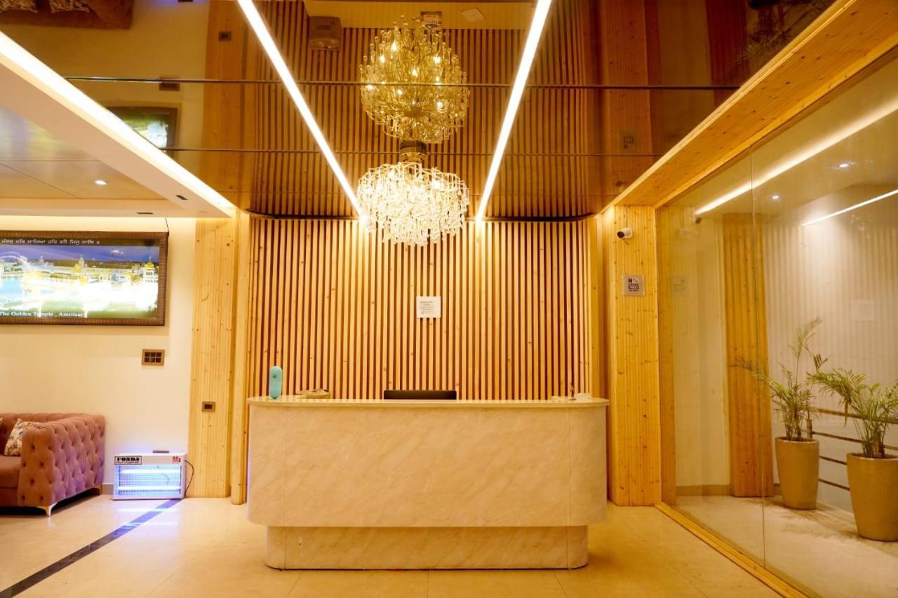 Hotel King'S Way Amritsar Esterno foto