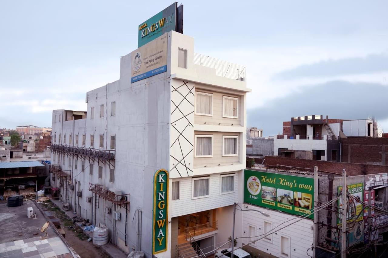 Hotel King'S Way Amritsar Esterno foto